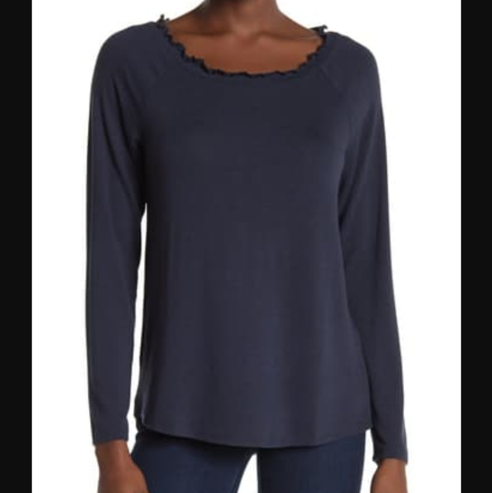 Gibson Ruffled Edge Raglan Pullover Navy. - Picture 9 of 9